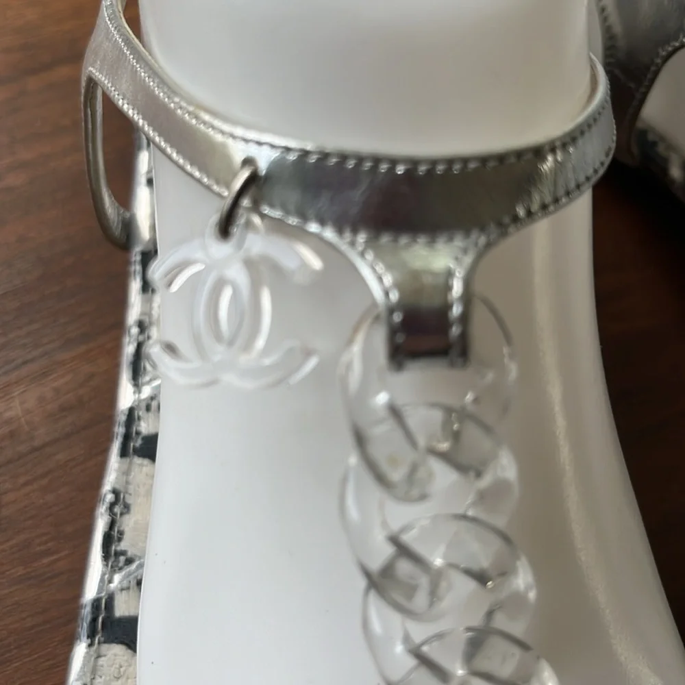 Chanel NEW - Picture 2 of 6